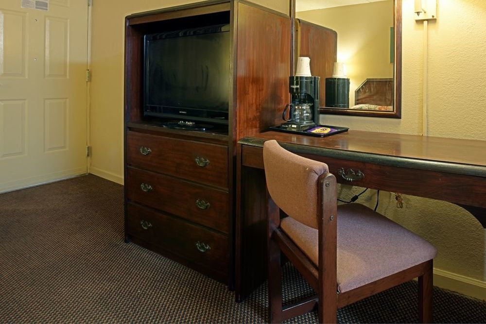 Americas Best Value Inn Bainbridge Ruang foto